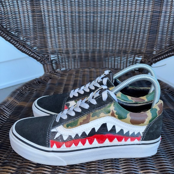 VANS X BAPE Custom Camo Old Skool Shoe/Sneakers 7 men’s or 5.5 women’s - Picture 3 of 9